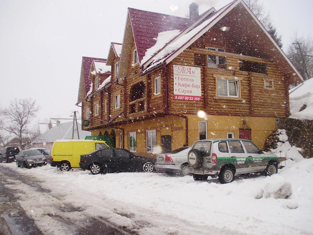 "Lian" Family Hotel & Restaurant Volosyanka  Buitenkant foto