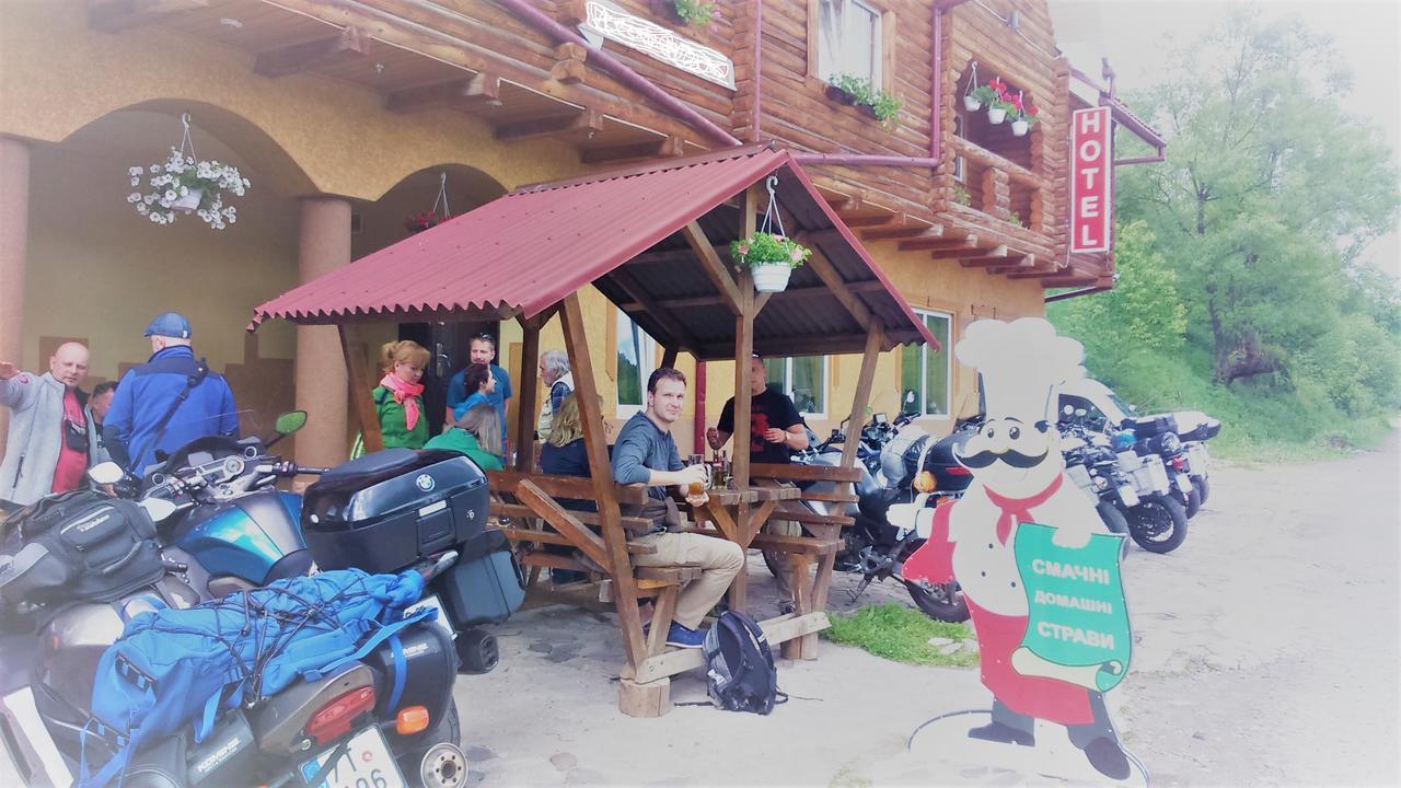 "Lian" Family Hotel & Restaurant Volosyanka  Buitenkant foto
