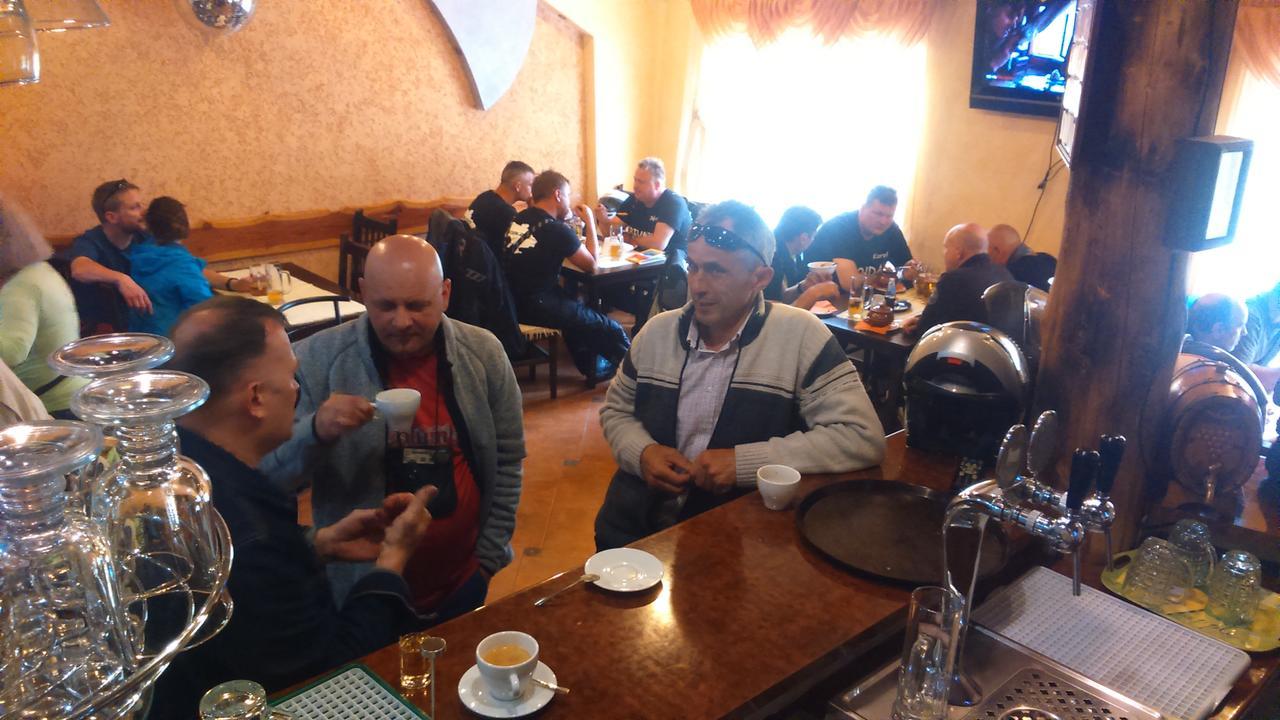 "Lian" Family Hotel & Restaurant Volosyanka  Buitenkant foto