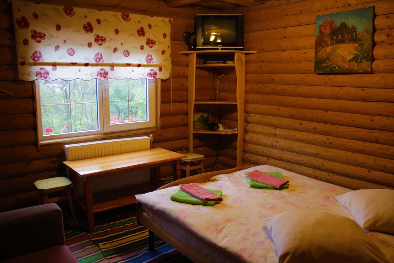 "Lian" Family Hotel & Restaurant Volosyanka  Buitenkant foto