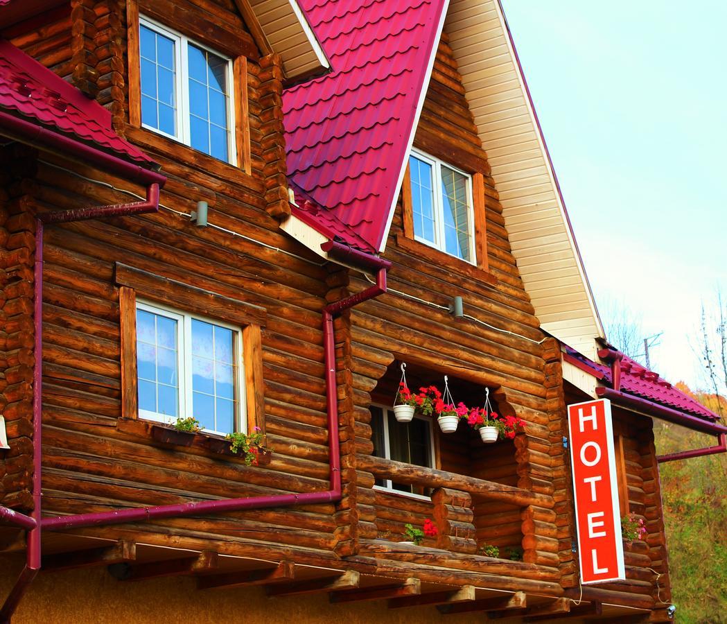 "Lian" Family Hotel & Restaurant Volosyanka  Buitenkant foto