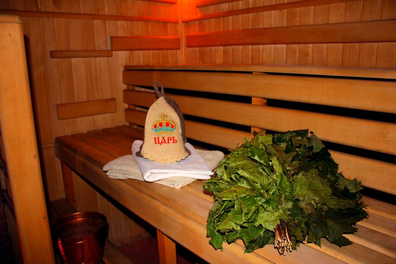 "Lian" Family Hotel & Restaurant Volosyanka  Buitenkant foto