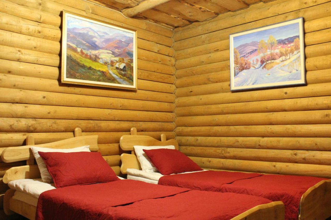 "Lian" Family Hotel & Restaurant Volosyanka  Buitenkant foto