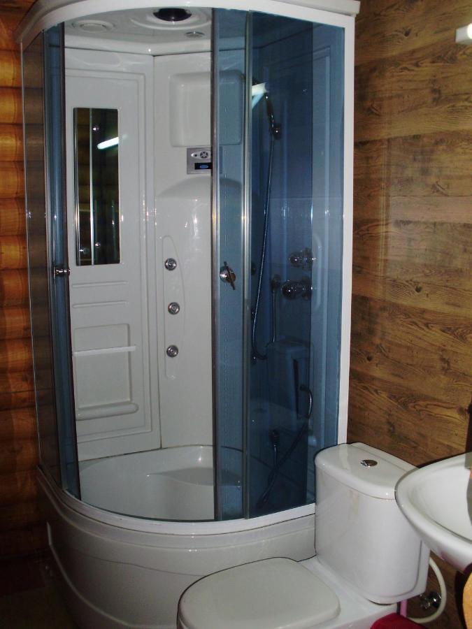 "Lian" Family Hotel & Restaurant Volosyanka  Buitenkant foto