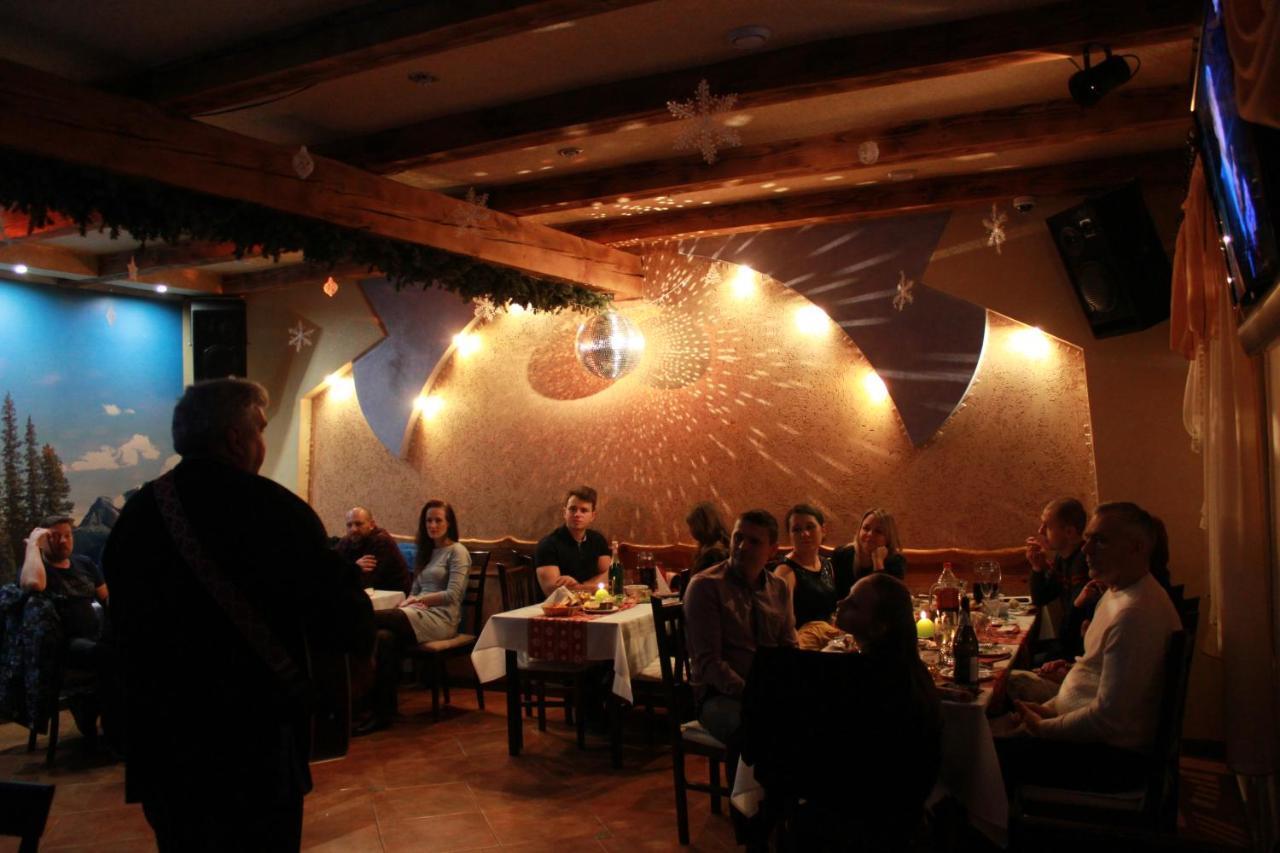 "Lian" Family Hotel & Restaurant Volosyanka  Buitenkant foto